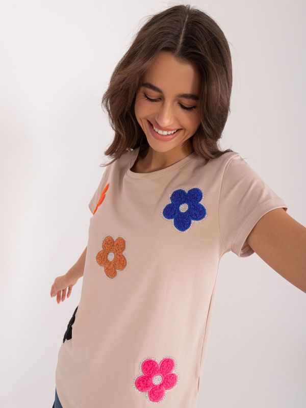 Fashionhunters Dark beige T-shirt with floral appliqué BASIC FEEL GOOD