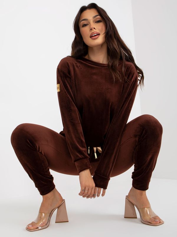 Fashionhunters Dark brown velour set with trousers RUE PARIS