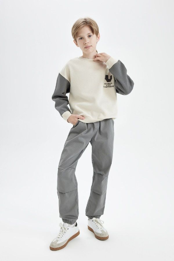 DEFACTO DEFACTO Boy's Lace-Up Waist and Leg Elastic Pocket Jogger Gabardine Trousers