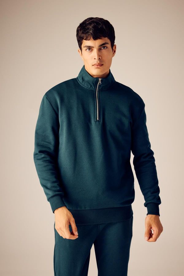 DEFACTO DEFACTO Comfort Fit Zippered Stand-up Collar Sweatshirt