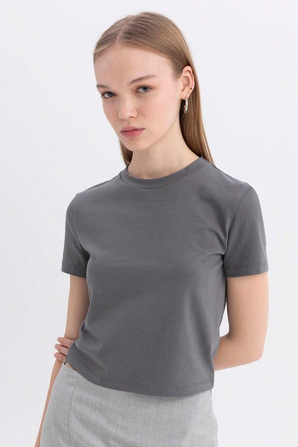 DEFACTO DEFACTO Cool Fitted Basic Short Sleeve T-Shirt
