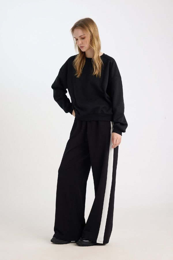 DEFACTO DEFACTO Cool Wide Leg Elastic Waist Lace-Up Stripe Detailed Sweatpants D4764AX24AU