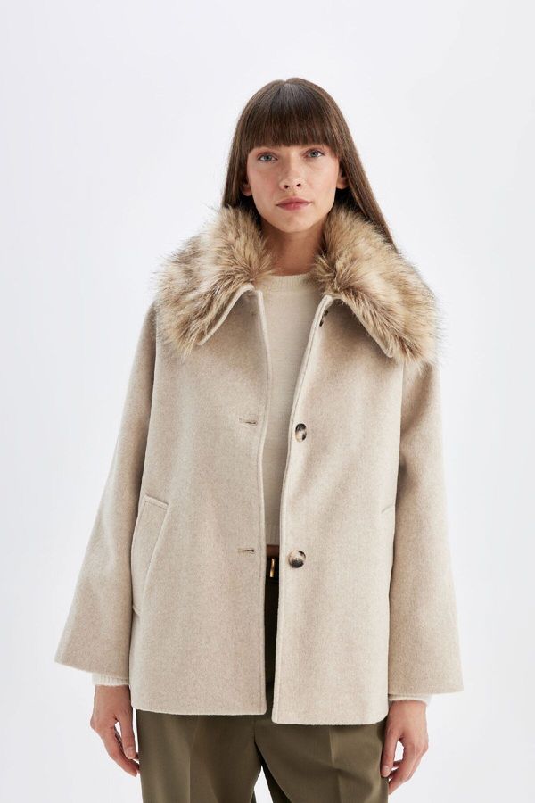 DEFACTO DEFACTO Faux Für Detachable Collar Buttoned Pocket Short Cashmere Coat