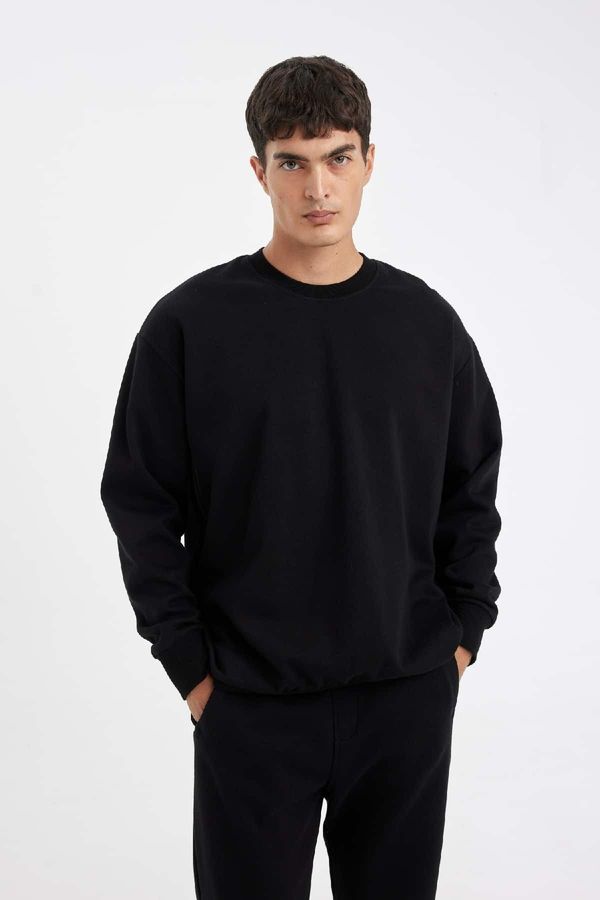 DEFACTO DEFACTO Men's Black Oversize Fit Crew Neck Thick Fabric Basic Plain Sweatshirt