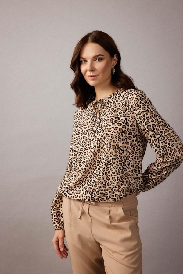 DEFACTO DEFACTO Regular Fit Crew Neck Leopard Patterned Long Sleeve Blouse