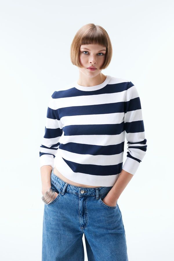 DEFACTO DEFACTO Regular Fit Striped Crew Neck Sweater