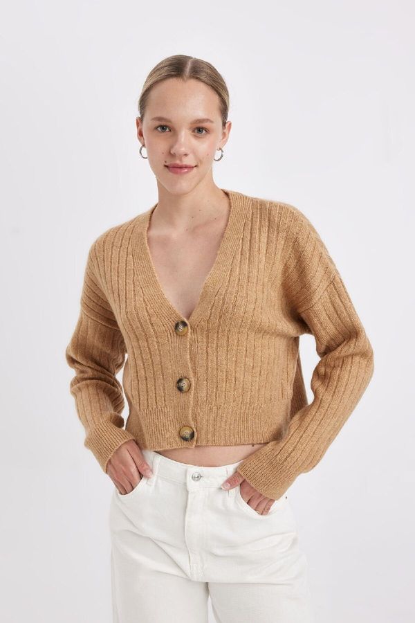 DEFACTO DEFACTO Regular Fit V Neck Basic Plain Buttoned Knitwear Cardigan