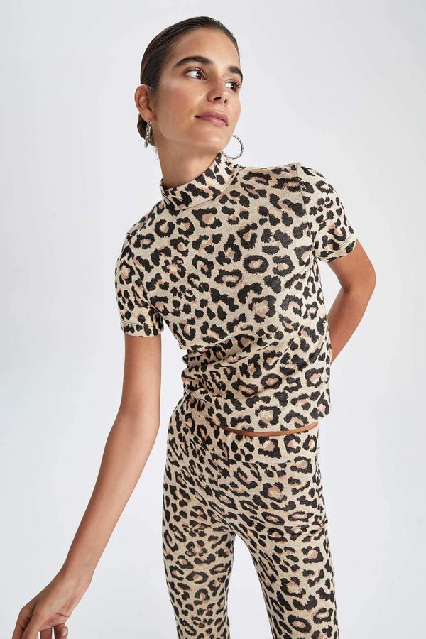 DEFACTO DEFACTO Slim Fit Half Turtleneck Leopard Short Sleeve T-Shirt