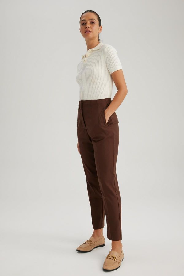 DEFACTO DEFACTO Slim Fit Pocketed High Waist Short Leg Trousers