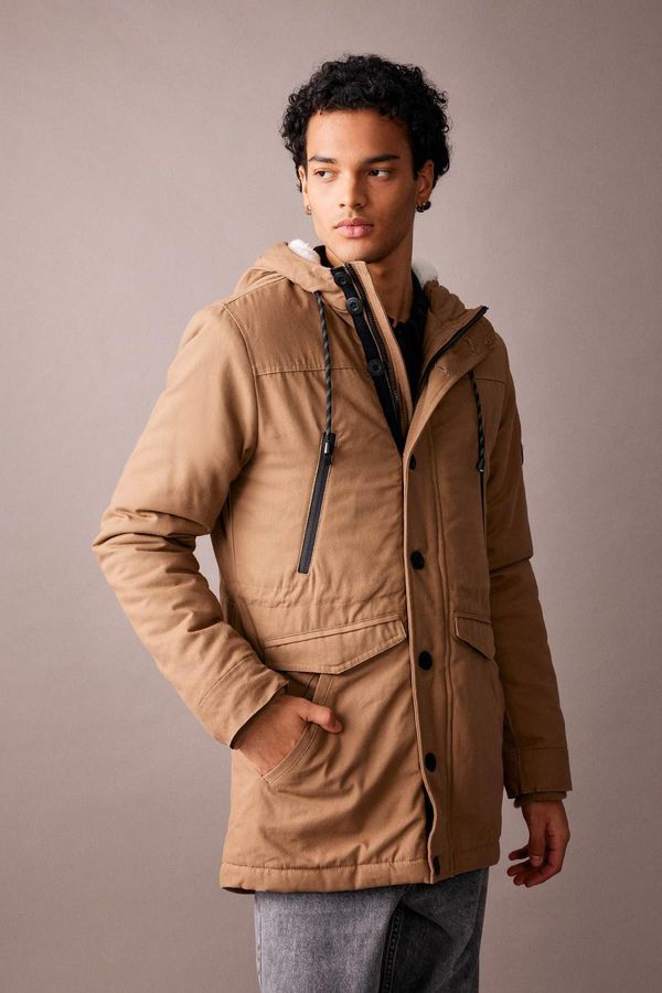 DEFACTO DEFACTO Slim Fit Slim Cut Hooded Plush Lining Zippered Snap Closure Pocket Coat Parka