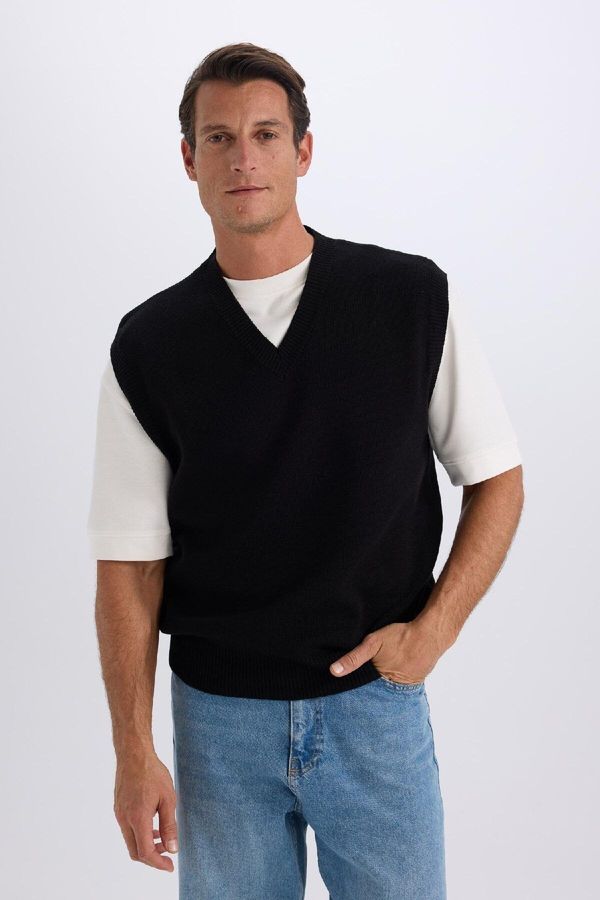 DEFACTO DEFACTO Standard Fit V Neck Knitwear Basic Plain Sweater