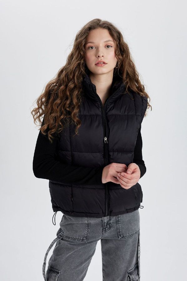 DEFACTO DEFACTO Water Repellent Regular Fit Zippered Quilted Puffer Vest