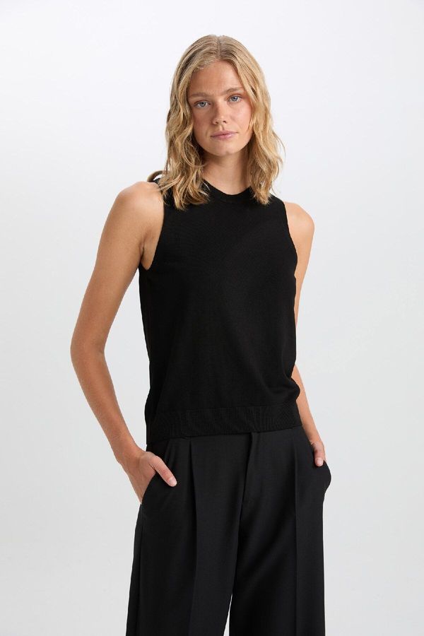 DEFACTO DEFACTO Women's Black Fitted Crew Neck Rib Sleeveless Basic Plain Sweater