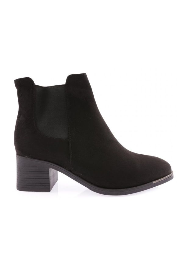 DGN DGN 053 Women's Flat Toe Ankle Boots with Elasticity on the Sides and Heels.