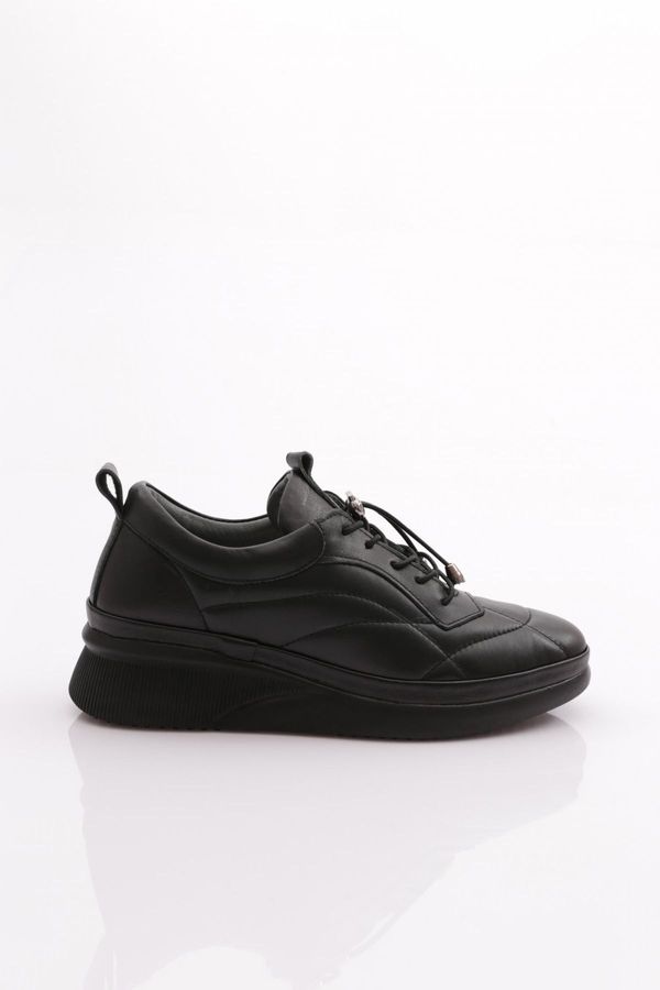 DGN DGN 123 Women's Laced Sneakers