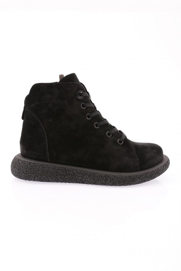 DGN DGN 1500 Women's Lace-Up Boots