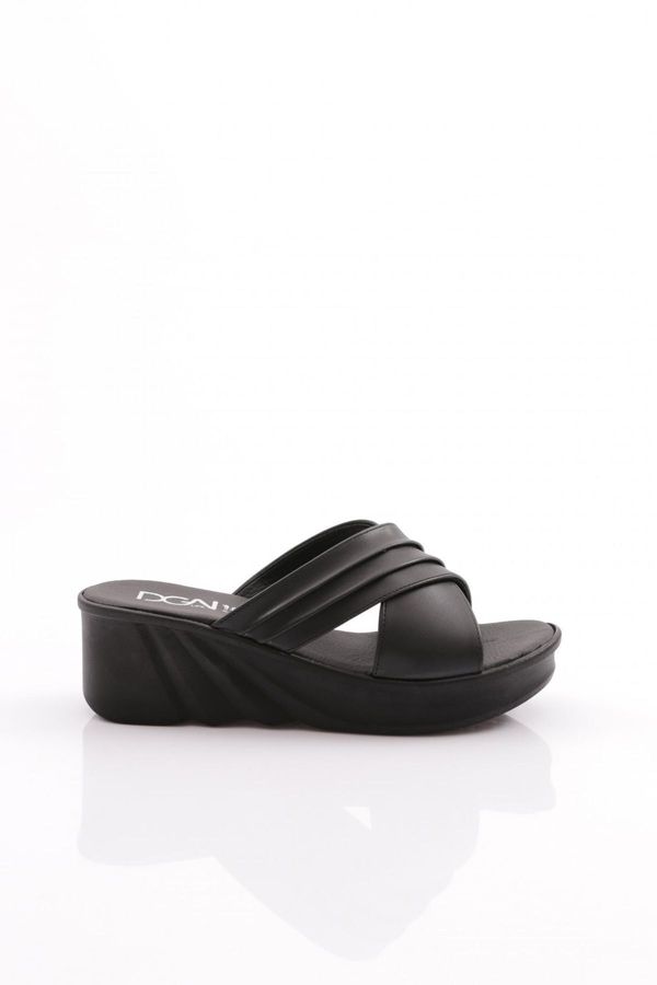 DGN DGN 2132-22y Women's Cross Banded Slippers Black