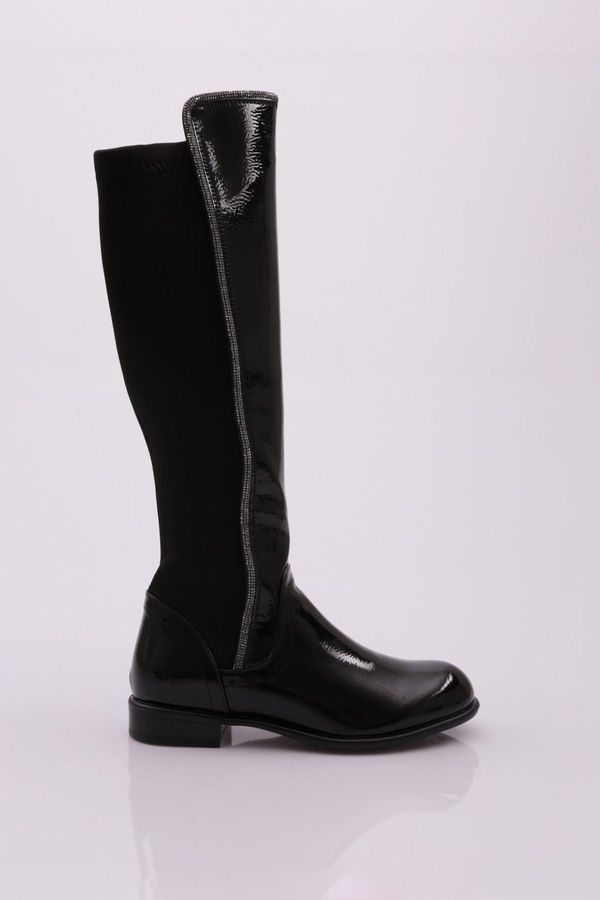 DGN DGN 508-22k Women's Back Stretch Stripe With Side Stones Knee High Flats Boots.