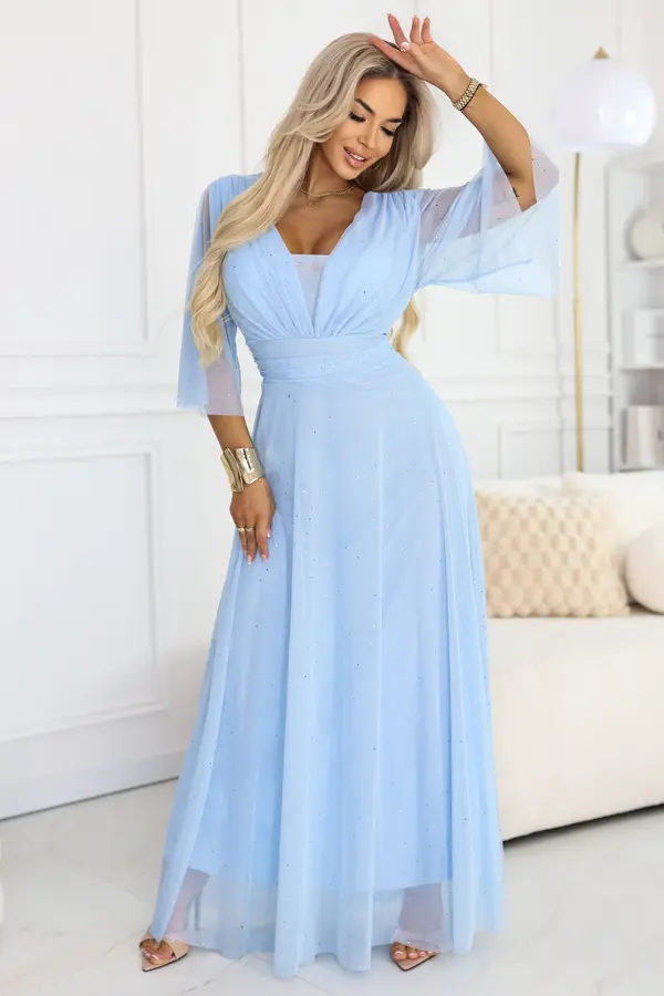 numoco basic Dolga bleščeča obleka za večje postave z izrezom in prosojnimi rokavi