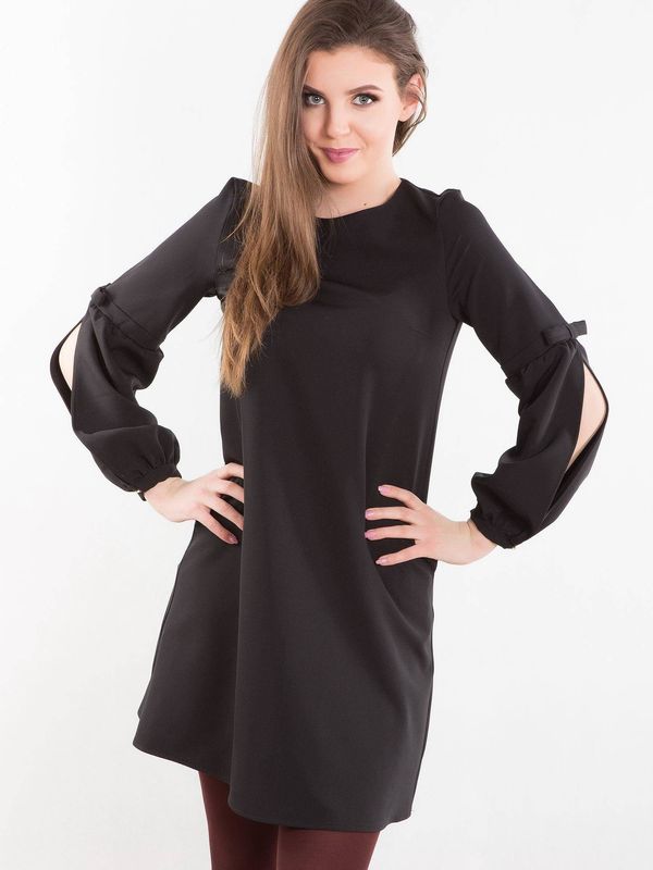 INPRESS Dress decorated with slits on the sleeves black