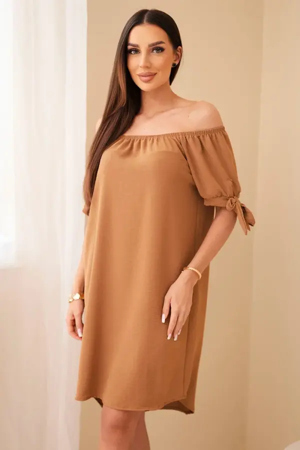 Kesi Włoski Dress with tie on the sleeves camel
