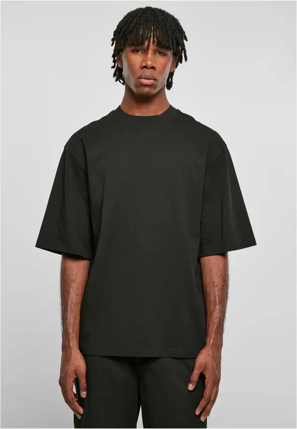 Urban Classics Eco-friendly oversized T-shirt with black sleeves