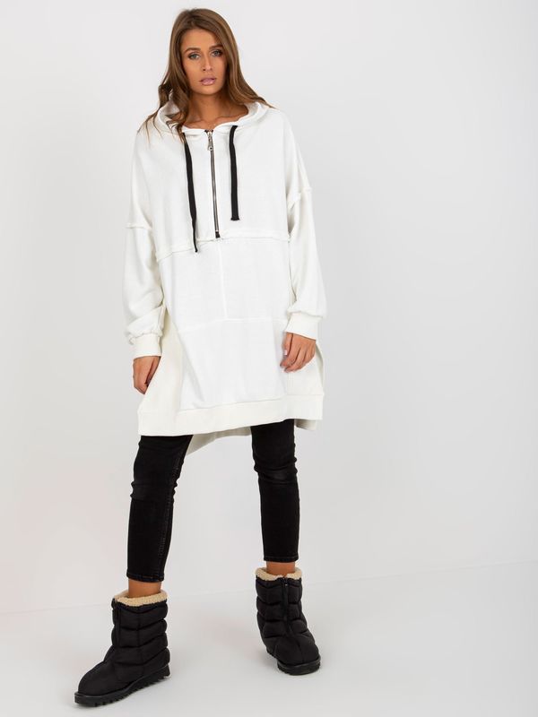 Fashionhunters Ecru oversized long hoodie with zipper on top