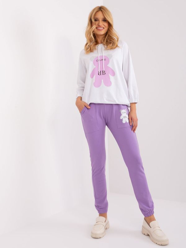 Fashionhunters Ecru-purple tracksuit with appliqué