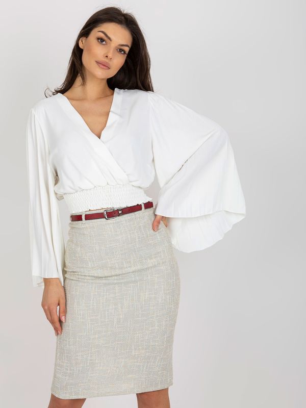 Fashionhunters Ecru short formal blouse with pleated sleeves