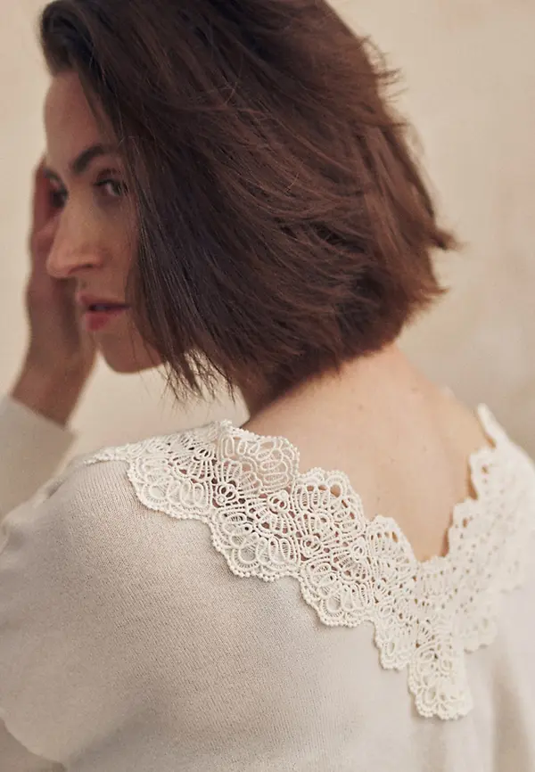 Tatuum Ecru volnen pulover s čipko Elwira Tatuum
