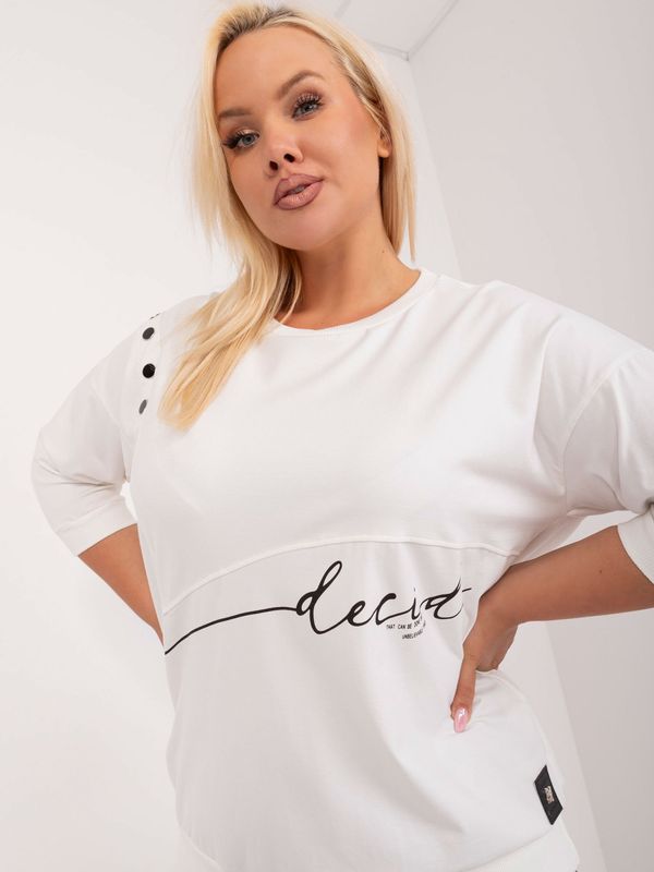 Fashionhunters Ecru women's plus size blouse with appliqué