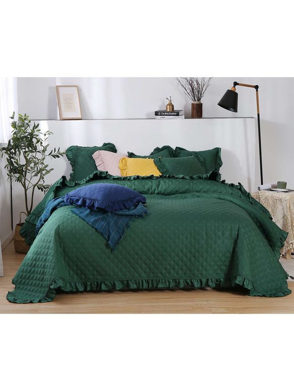 Edoti Edoti Quilted bedspread Ruffy