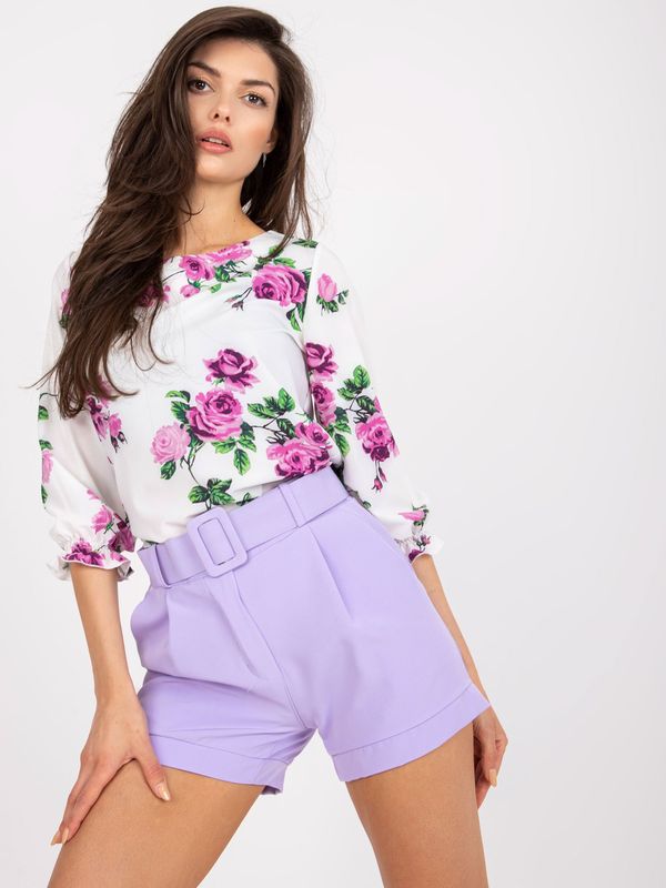 Fashionhunters Elegant purple shorts with pockets