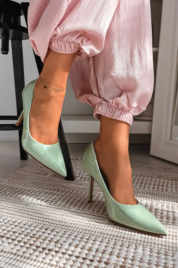 Boto Elegantne zelene lakirane usnjene salonarje
