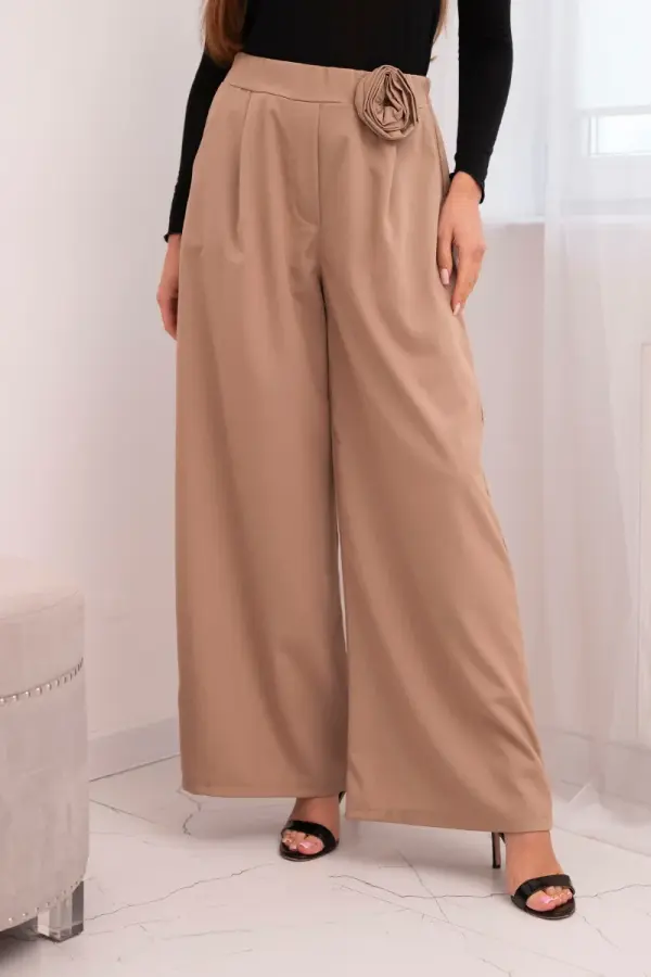 Kesi Włoski Elegantne ženske hlače s cvetličnim okrasjem