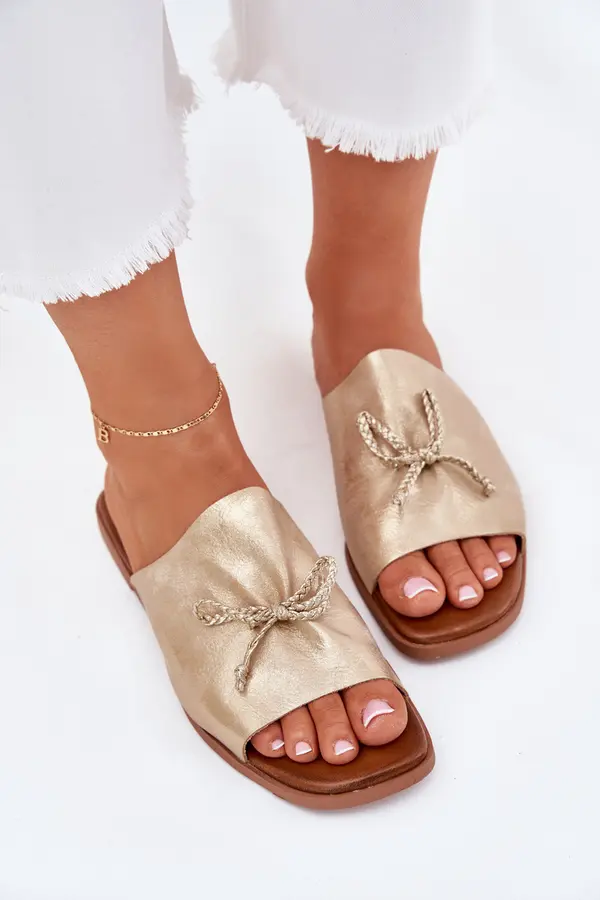 EVENTO EVENTO Ladies flat sandals with decorative tie golden Norela