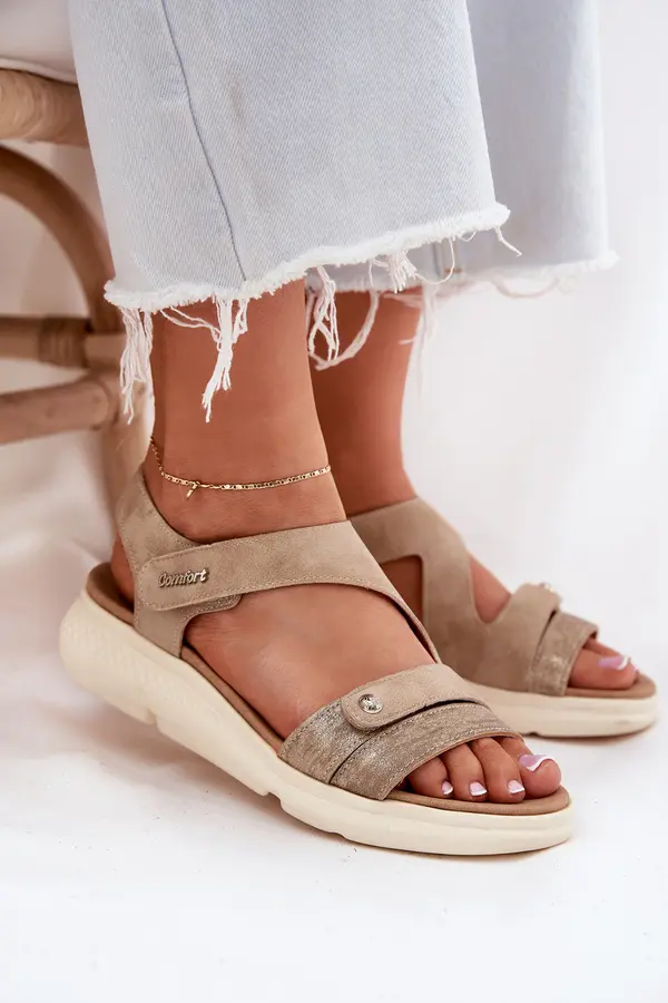 EVENTO EVENTO Women's Wedge Sandals Beige Maroriella