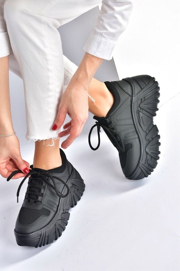 Fox Shoes Fox čevlji Ženske črne superge z debelim podplatom.