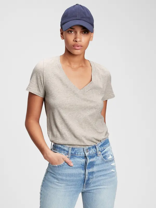 GAP GAP T-Shirt 100% Organic Cotton Vintage V-Neck T-Shirt - Women's