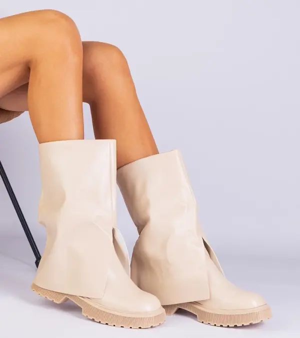 D/CEO Gemre Beige ankle boots with a turned-down upper Rozalia