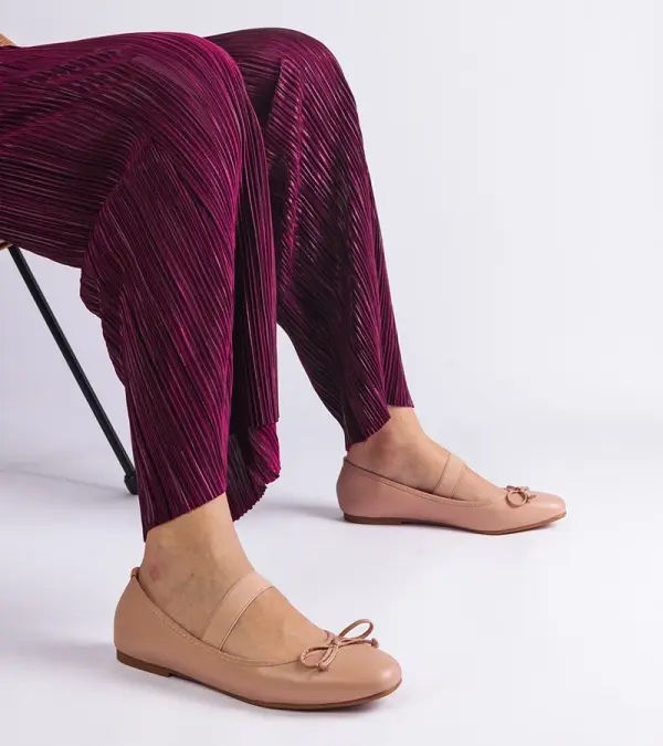 Gemre Gemre Beige ballet flats with elastic and decorative bow Newton