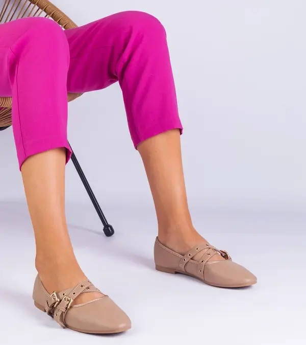 Gemre Gemre Beige eco-leather ballet flats adorned with buckles Emmarino