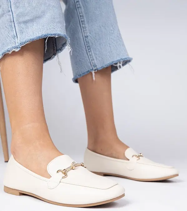 Gemre Gemre Beige elegant loafers with gold decoration and rhinestones Kalisa
