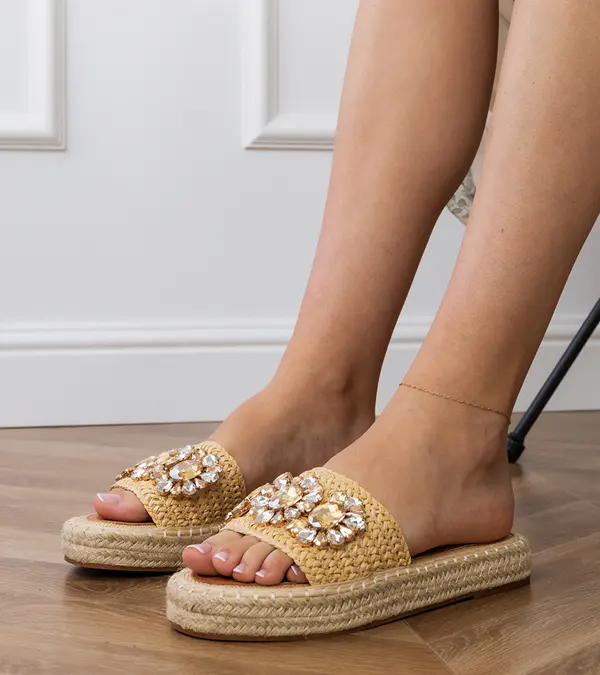 Gemre Gemre Beige espadrille mules with golden crystals Luas