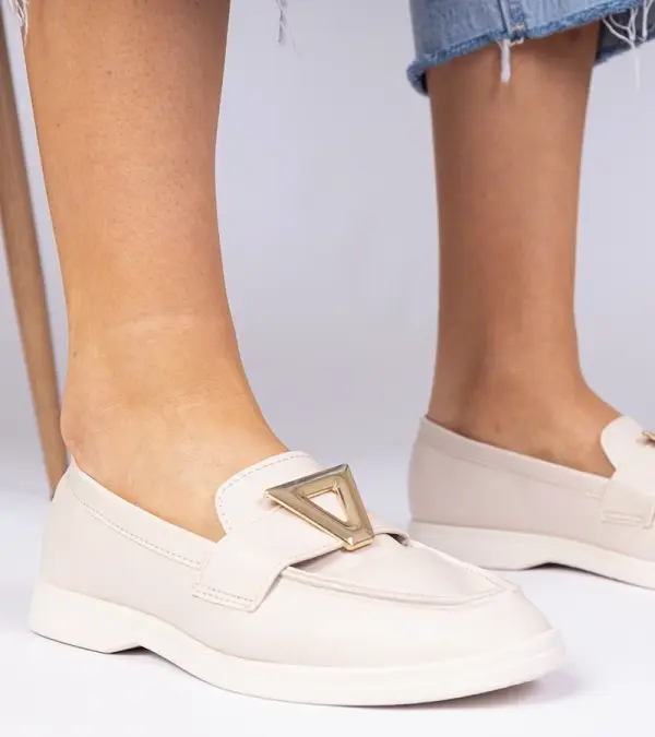 Gemre Gemre Beige women's loafers with elegant embellishment Viletta