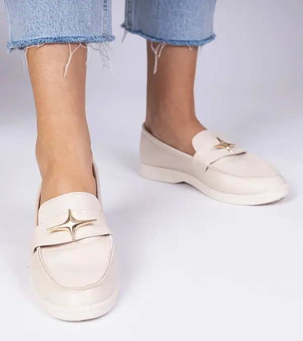 Gemre Gemre Beige Women's Loafers with Gold Decoration Senna