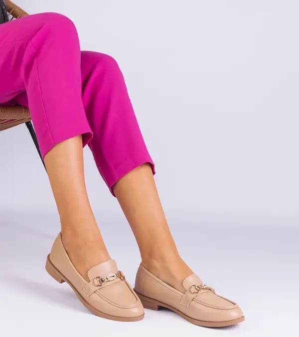 Gemre Gemre Beige women's loafers with gold embellishment and rhinestones Mikasa