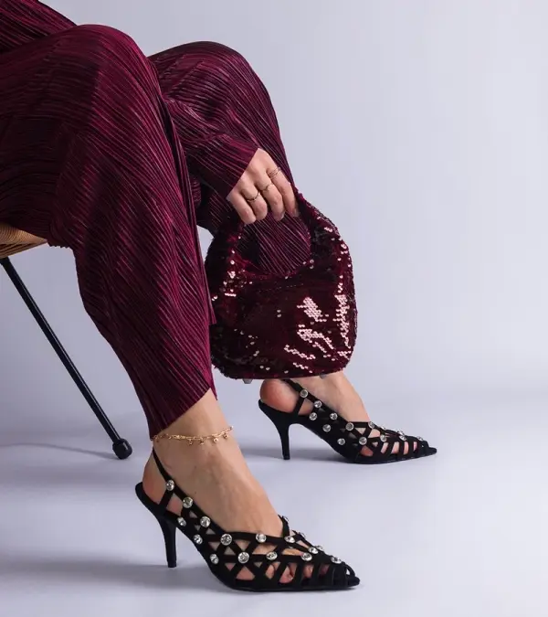 Gemre Gemre Black braided sandals with stones Ellania