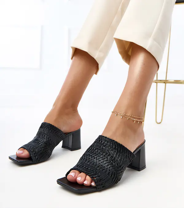 Gemre Gemre Black heeled sandals with woven straps Gamboa