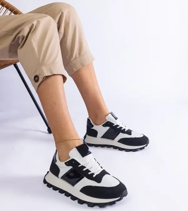 Gemre Gemre Black sneakers with visible Restia protector